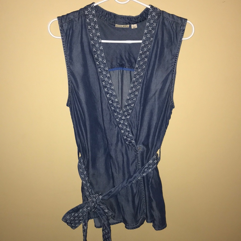 Anthropology chambray top- sz M “Holding Horses”